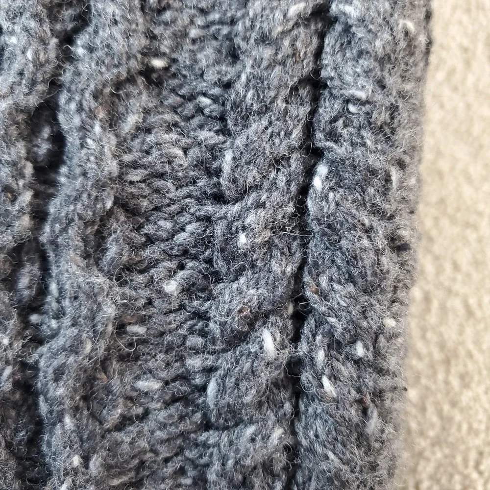 NOAH Wild Atlantic Donegal Wool Cable Knit Sweater Gray Speckle V Neck SZ Large